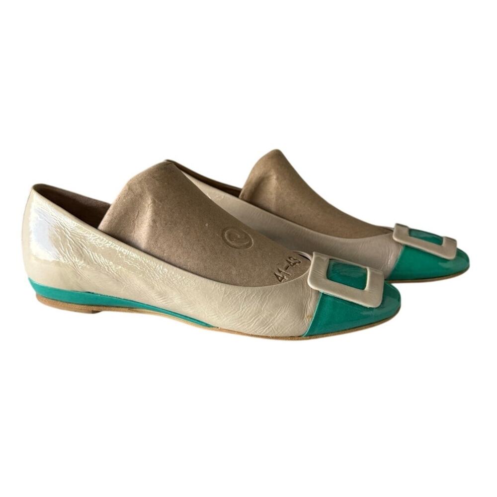 Sesto Meucci Made in Italy Patent Leather Colorblock Flats in Beige & Emerald 7M